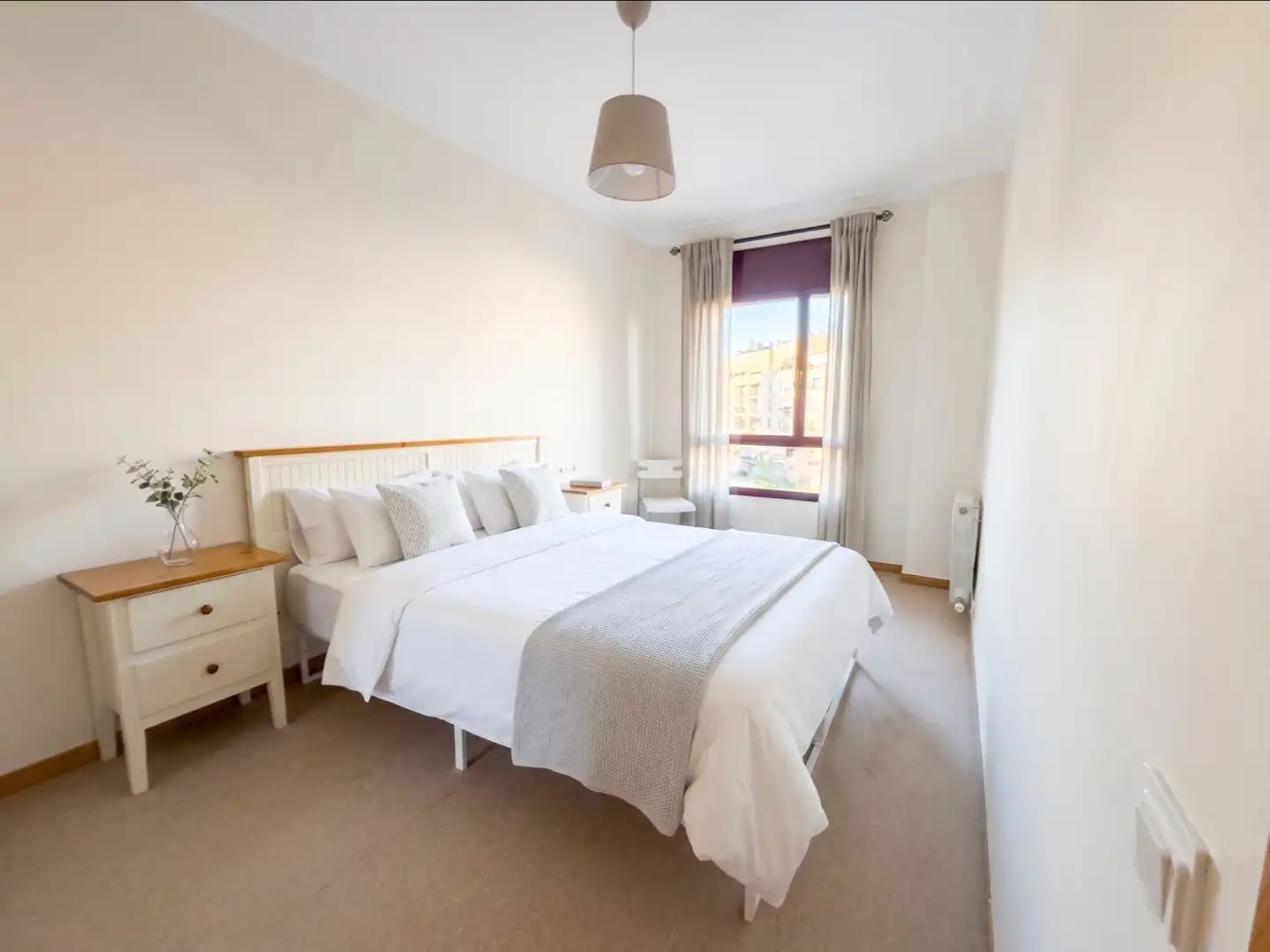 Bedroom of Flat for share in Sabadell  with Air Conditioner, Heating and Private garden