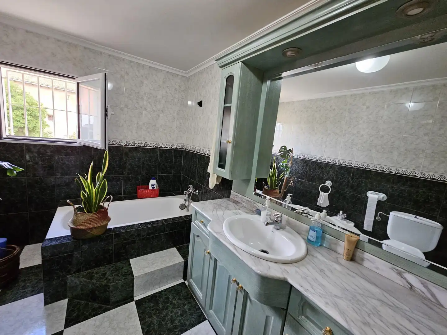 Casa adosada en venta en El Pinós / Pinoso