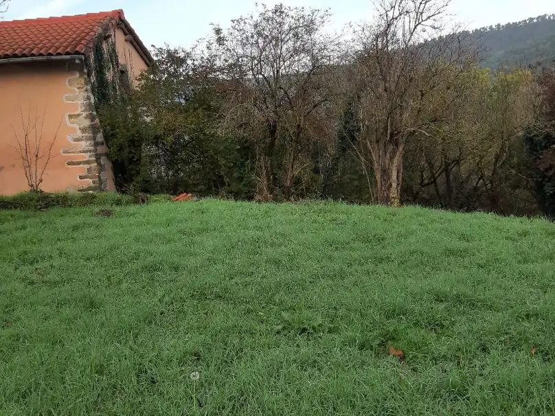 Residential zum Verkauf in Esteribar