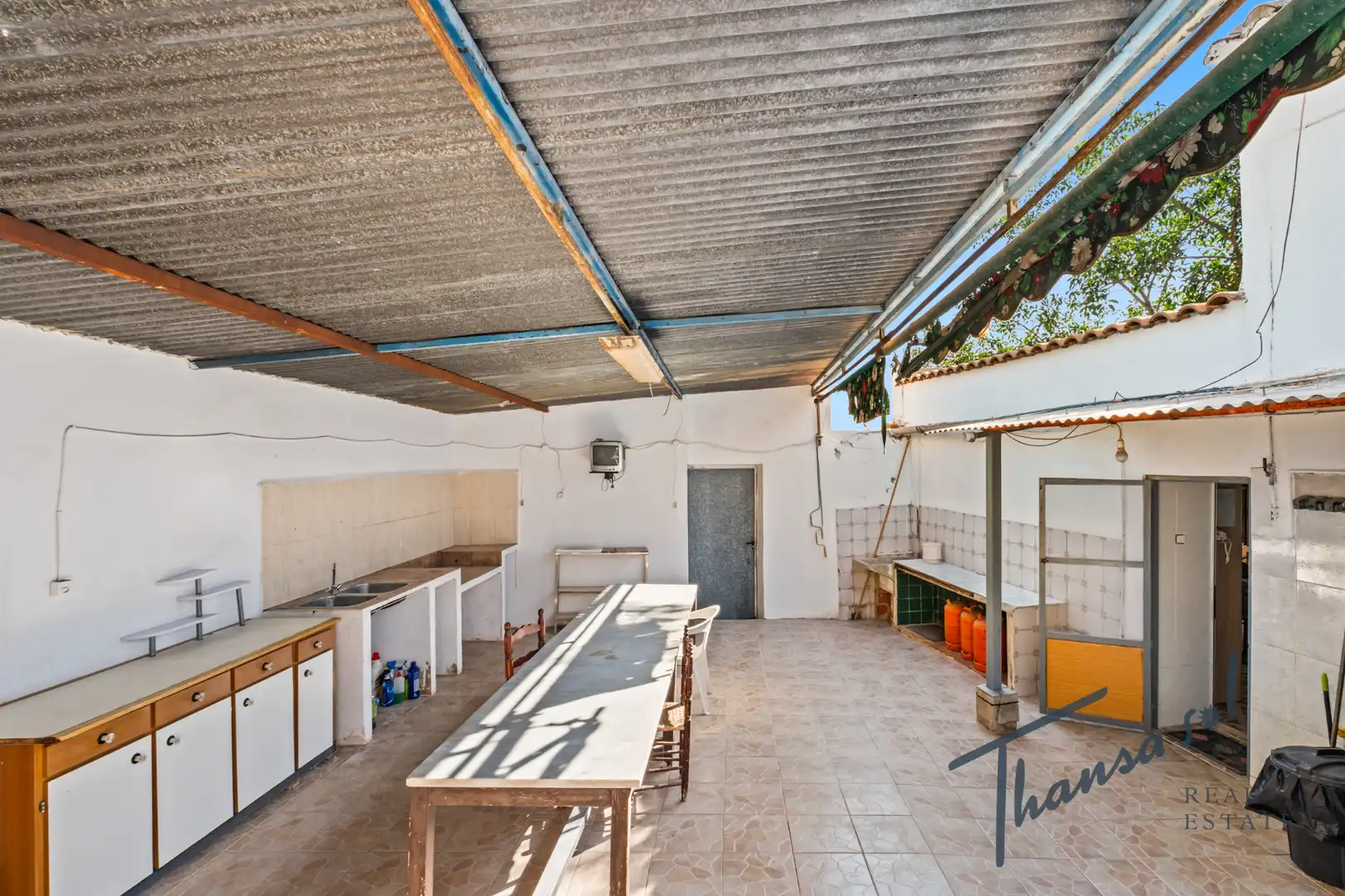 Cuina de Casa adosada en venda en Alicante / Alacant amb Aire condicionat, Jardí privat i Terrassa