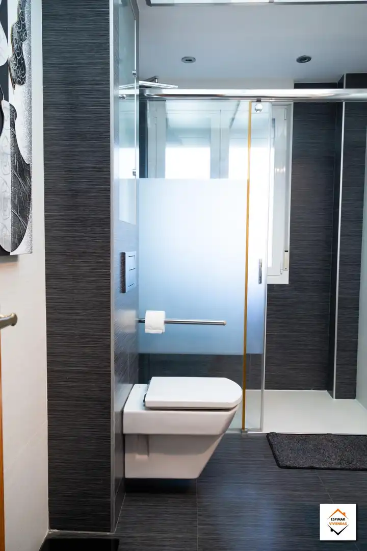 Bathroom of Houses for sale in Zaragoza  with Air Conditioner, Heating and Private garden