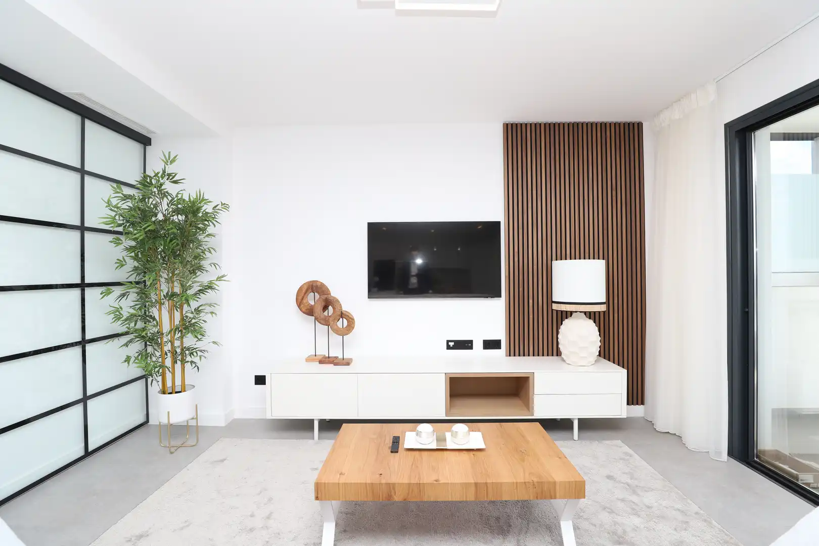 Wohnzimmer von Wohnungen zur Miete in Estepona mit Klimaanlage, Heizung und Terrasse