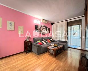 Living room of Flat for sale in  Barcelona Capital  with Heating and Balcony