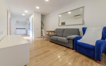 Living room of House or chalet for sale in Sabadell  with Air Conditioner, Heating and Terrace