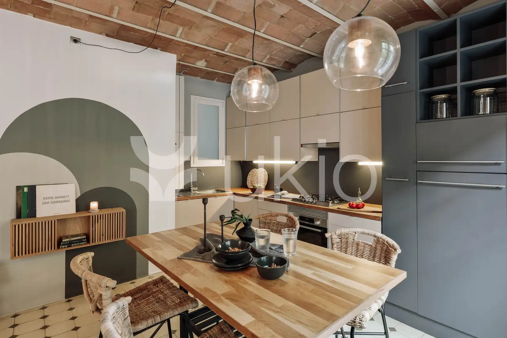 Cocina de Apartamento de alquiler en Barcelona con Aire acondicionado, Calefacción y Amueblado