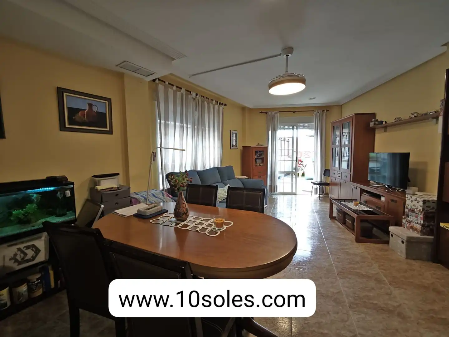 Sala d'estar de Casa adosada en venda en Orihuela amb Aire condicionat, Calefacció i Jardí privat