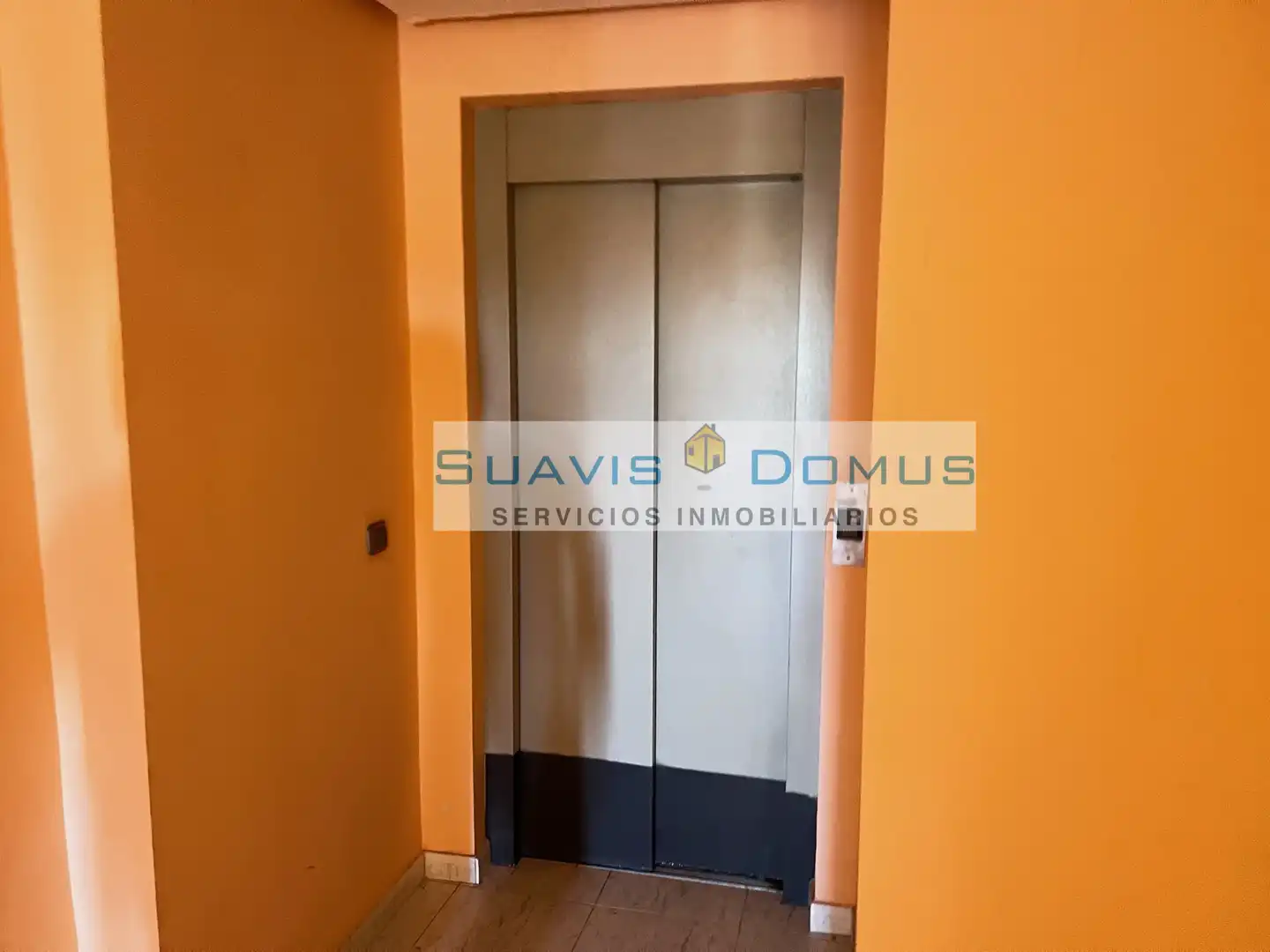 Edificio en venta en Coreses con Alarma