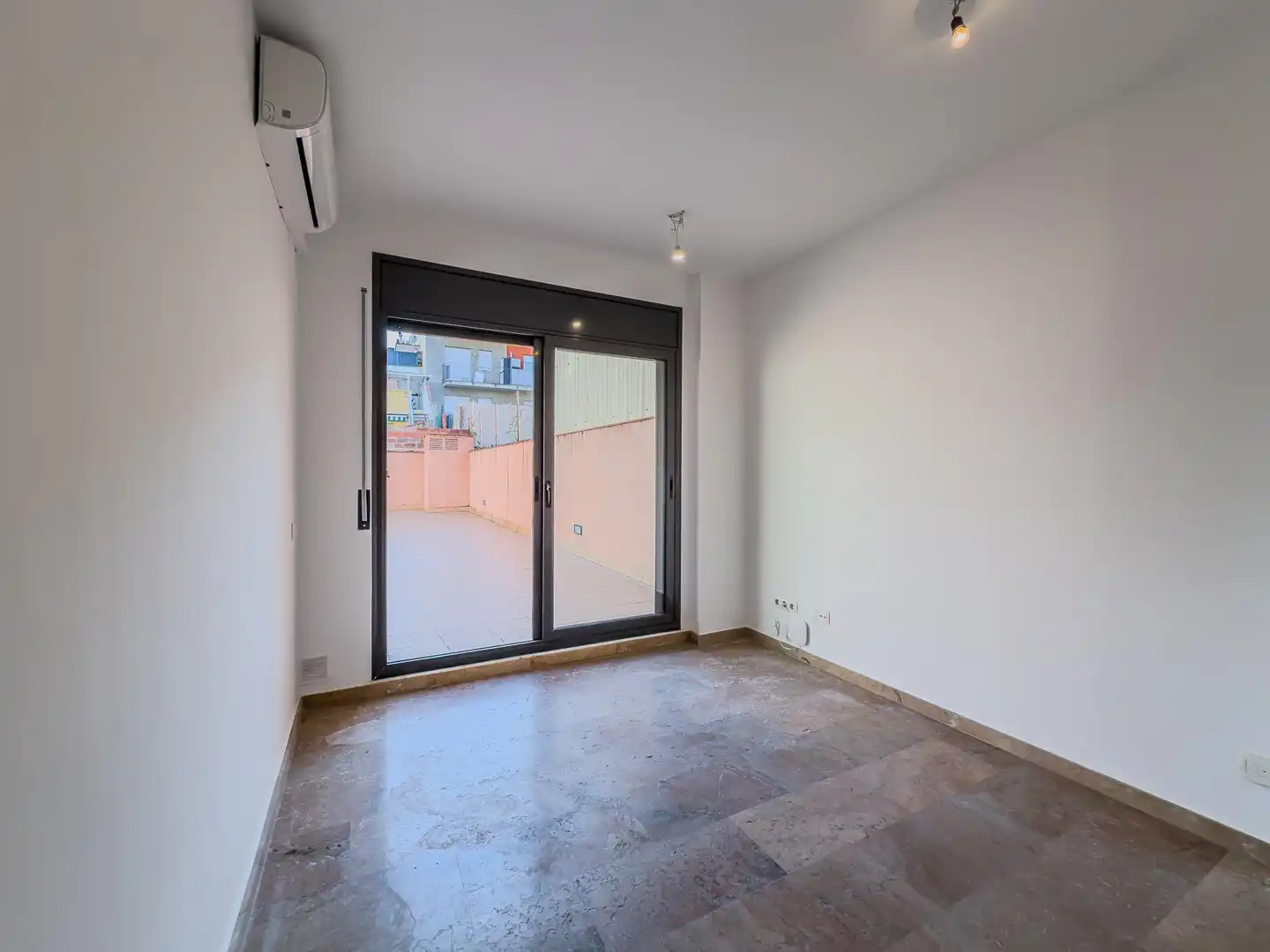 Dormitori de Planta baixa en venda en Terrassa amb Aire condicionat, Calefacció i Terrassa