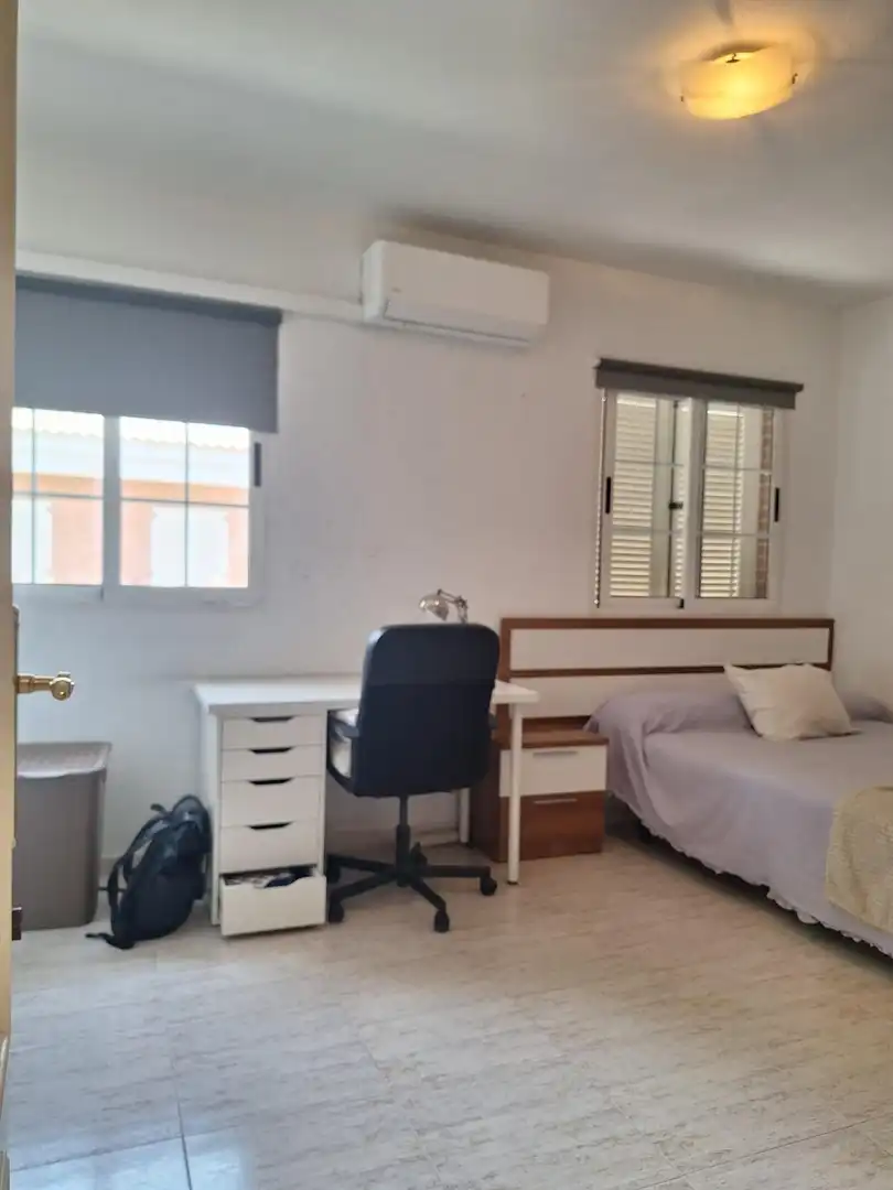 Dormitori de Casa adosada de lloguer en Murcia amb Aire condicionat, Terrassa i Moblat