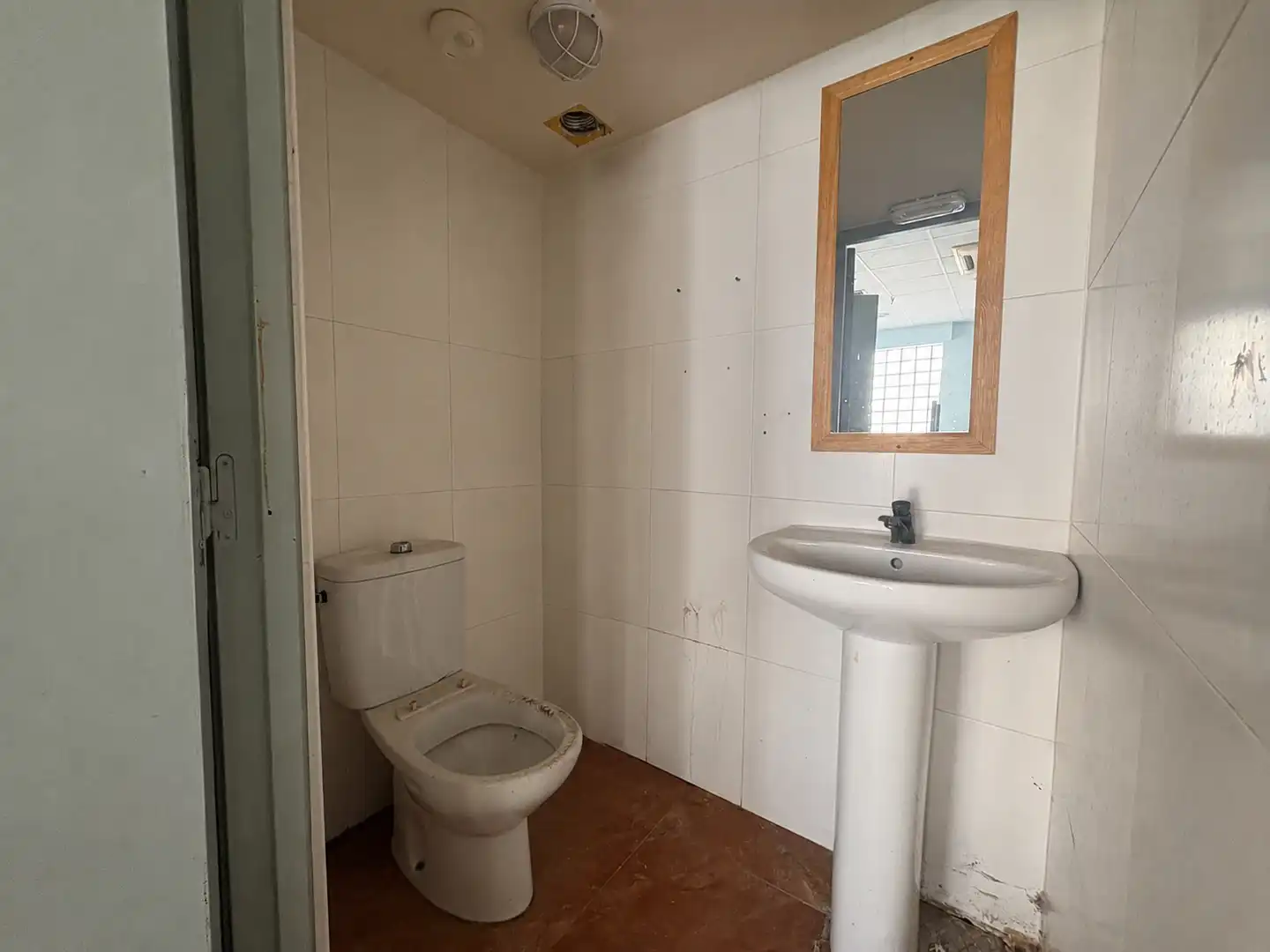 Badezimmer von Geschaftsraum zum Verkauf in Murcia mit Klimaanlage und Möbliert