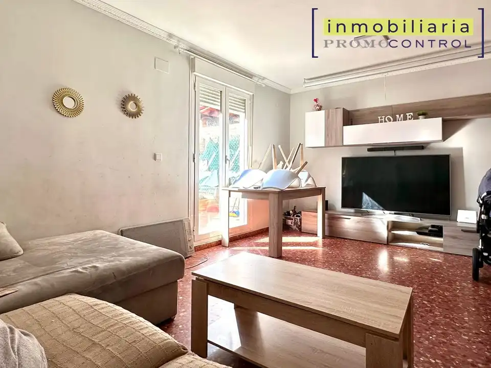 Sala de estar de Casa o chalet en venta en Zuera con Aire acondicionado, Calefacción y Jardín privado