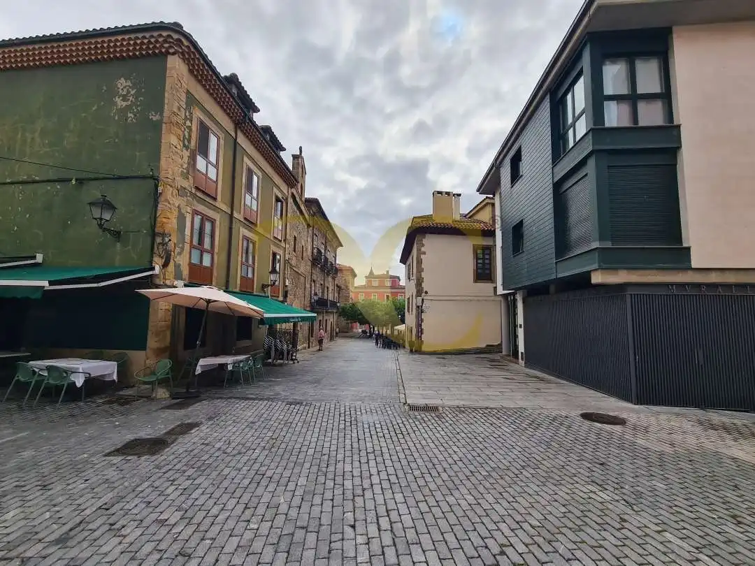 Vista exterior de Edificio en venta en Gijón 