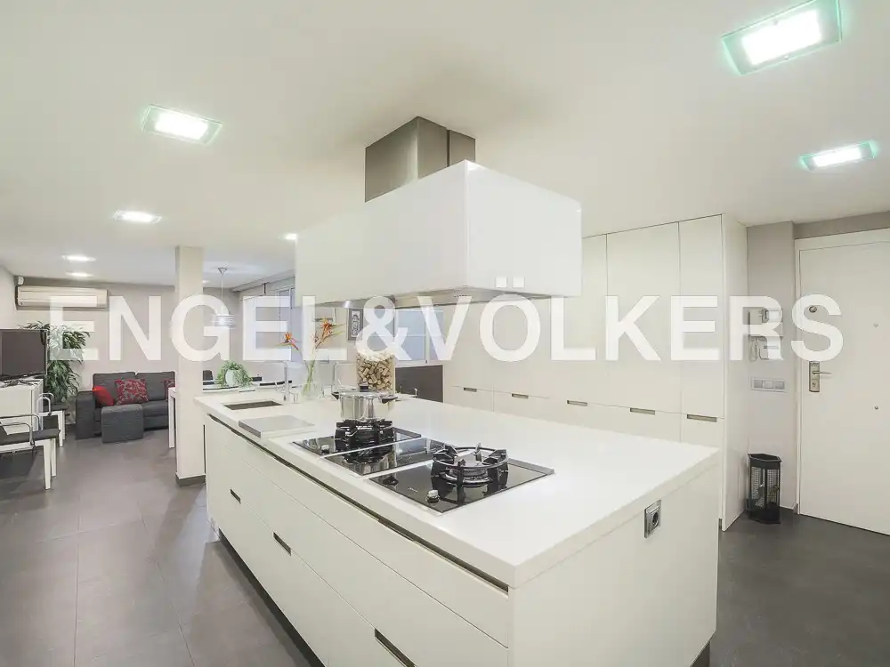 Kitchen of Flat for sale in Valencia  with Air Conditioner, Heating and Terrace