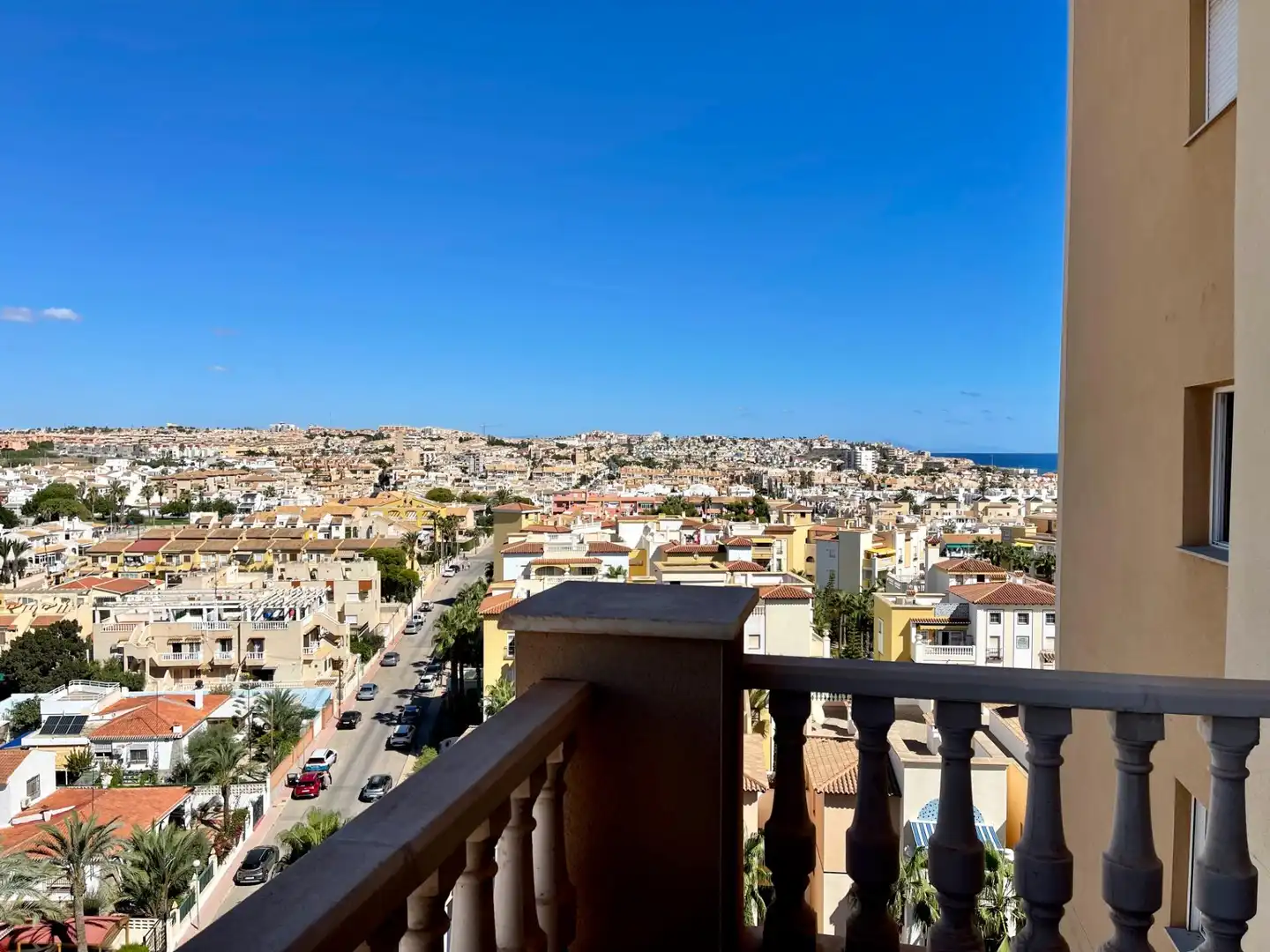 Vista exterior de Apartament en venda en Torrevieja amb Jardí privat, Terrassa i Moblat
