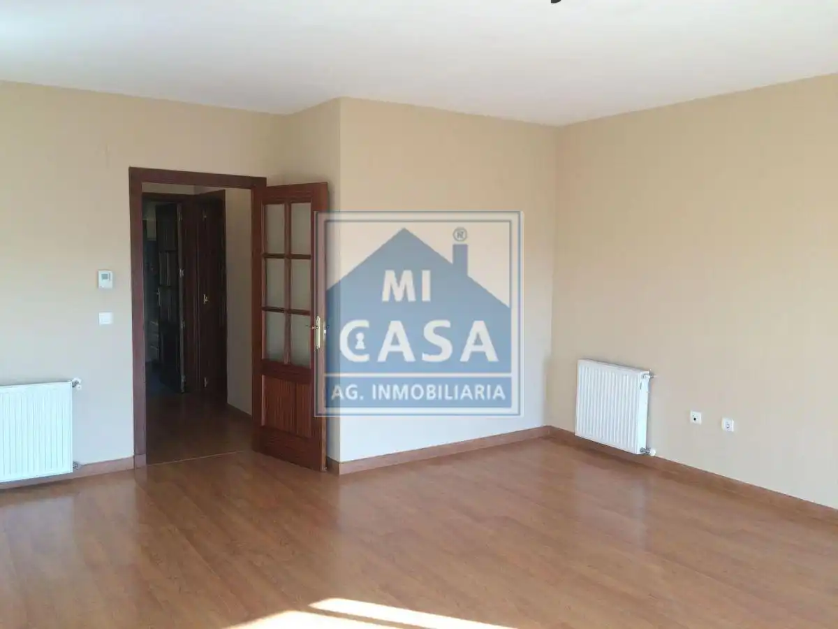 Schlafzimmer von Wohnung zur Miete in Mérida mit Heizung, Terrasse und Abstellraum