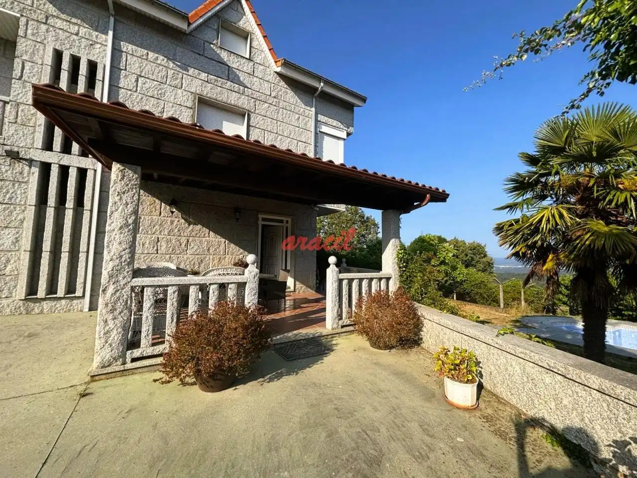 Chalet con terraza en venta en Toén, imagen 3
