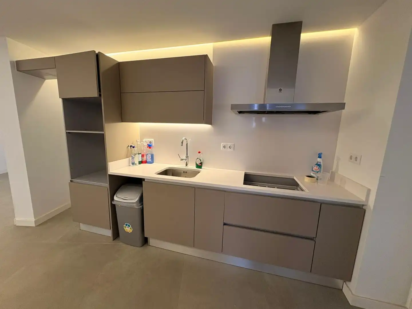 Cocina de Piso en venta en Crevillent con Terraza, Balcón y Internet