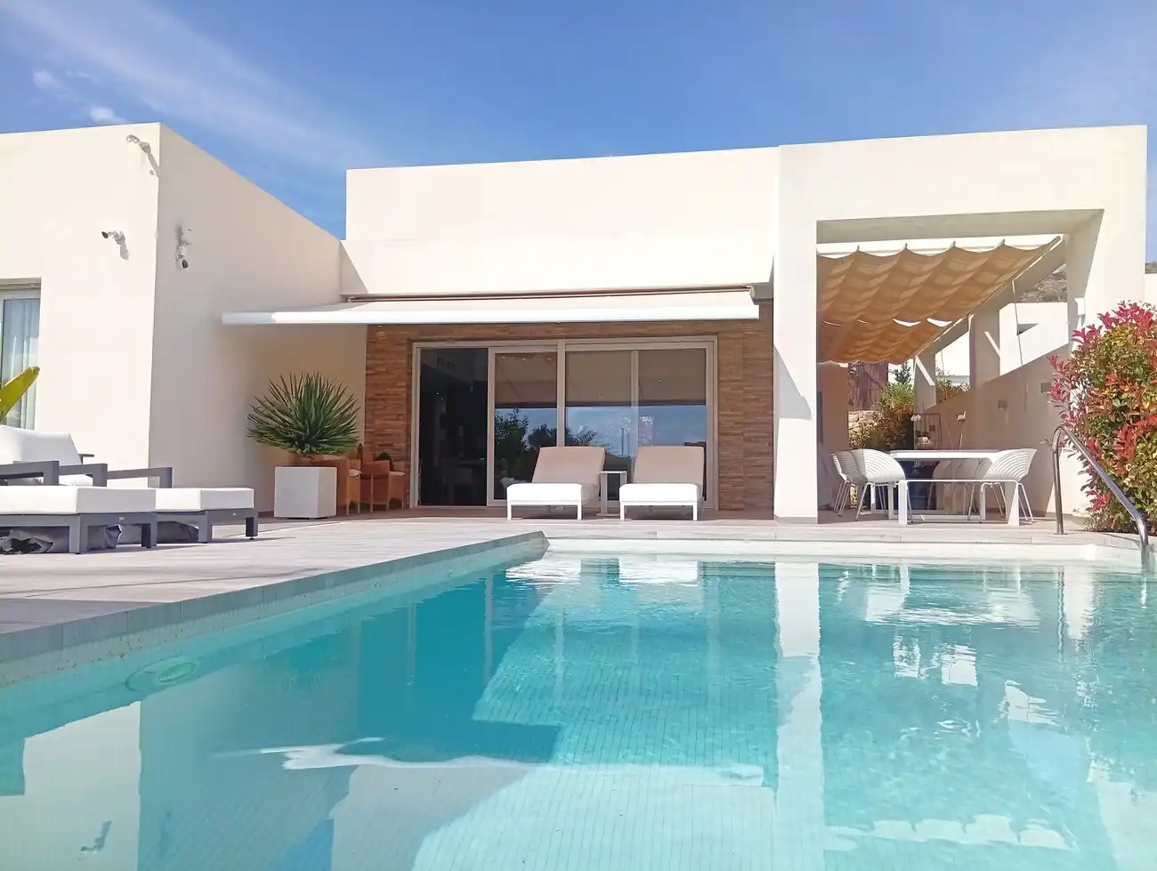 Casa con piscina en venta en Algorfa