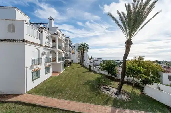Dúplex amb piscina en venda a Calle Jose Orbaneja De Calahonda, imagen 3