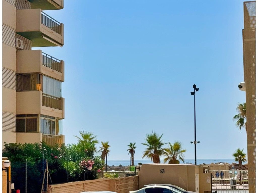 Exterior view of Flat for sale in Fuengirola  with Air Conditioner, Private garden and Terrace