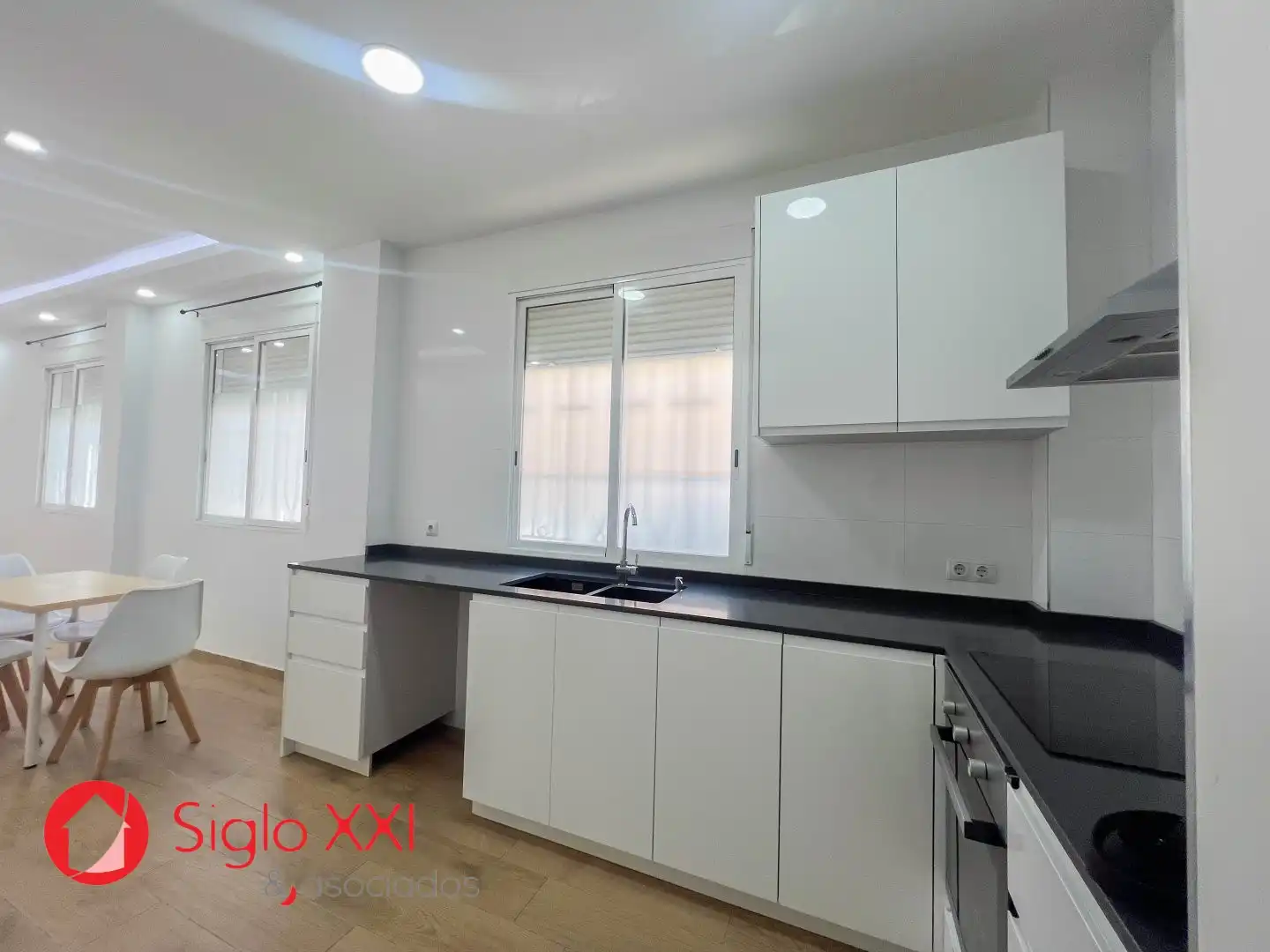 Flat for sale in El Pilar, imagen 2