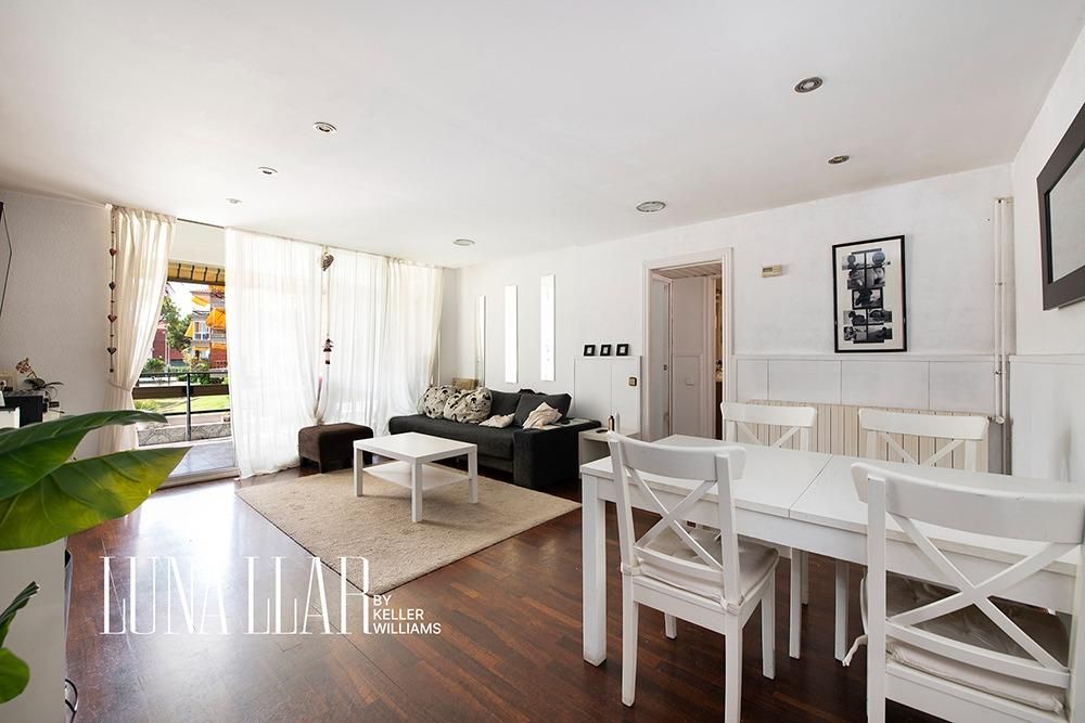 Living room of Flat for sale in Gavà  with Terrace and Community pool