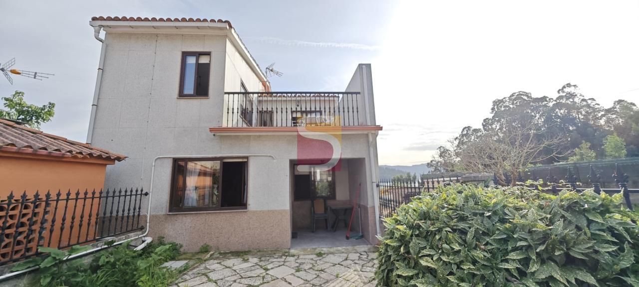 Exterior view of House or chalet for sale in Poio  with Heating