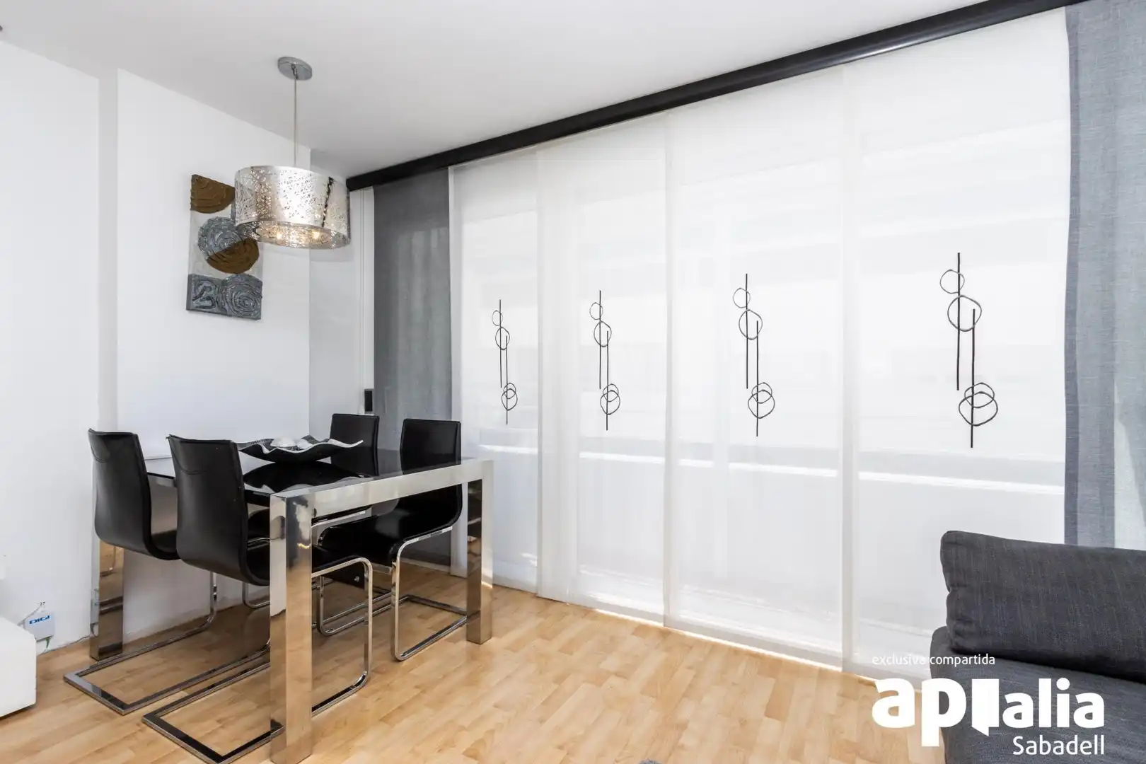 Comedor de Piso en venta en Sabadell con Aire acondicionado, Calefacción y Piscina comunitaria