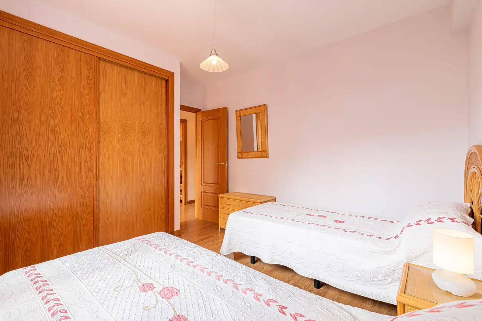 Habitación de Piso de alquiler en Arona con Terraza, Amueblado y Piscina comunitaria