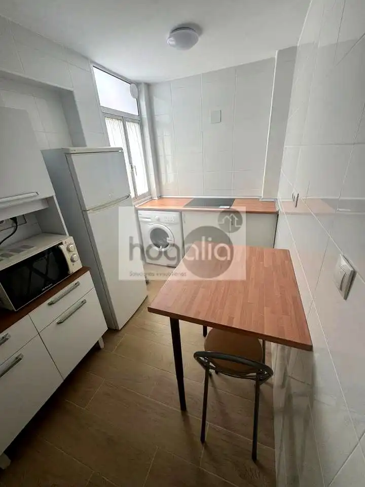 Kitchen of Flat for rent in Sevilla  with Air Conditioner, Terrace and Furnished