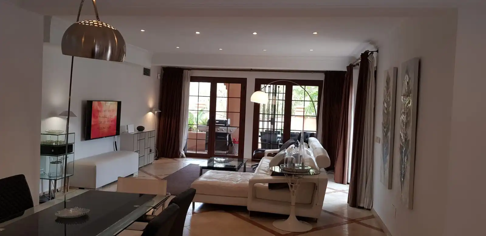 Sala de estar de Casa o chalet de alquiler en Estepona con Aire acondicionado, Jardín privado y Terraza