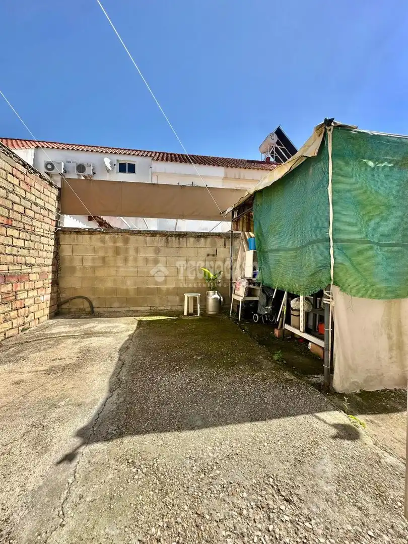 Vista exterior de Casa o xalet en venda en Jerez de la Frontera amb Aire condicionat, Jardí privat i Terrassa