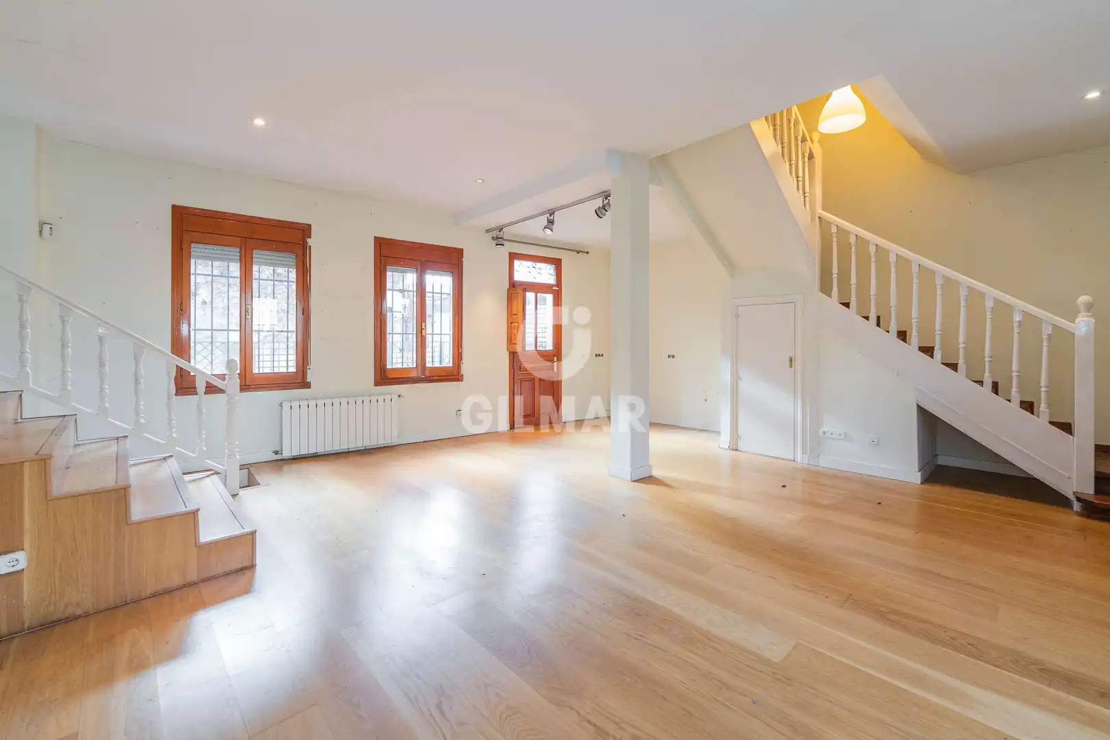 Sala de estar de Casa adosada en venta en  Madrid Capital con Calefacción y Jardín privado