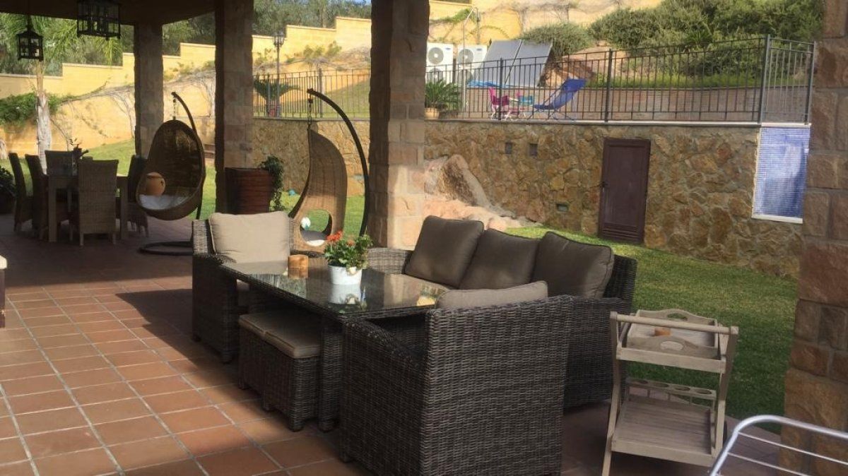 Terrace of House or chalet for sale in  Córdoba Capital  with Air Conditioner, Heating and Private garden