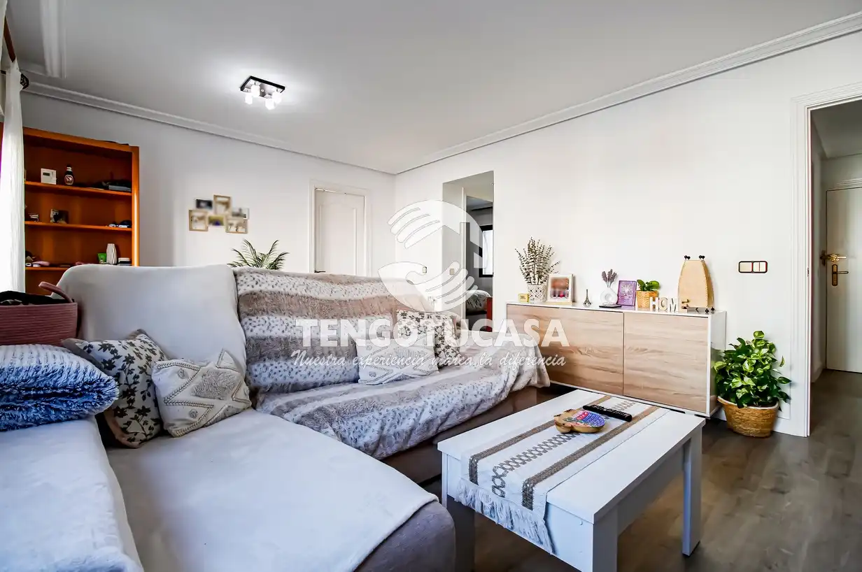 Piso en venta en Calle del Río Nervión, Pueblo Nuevo