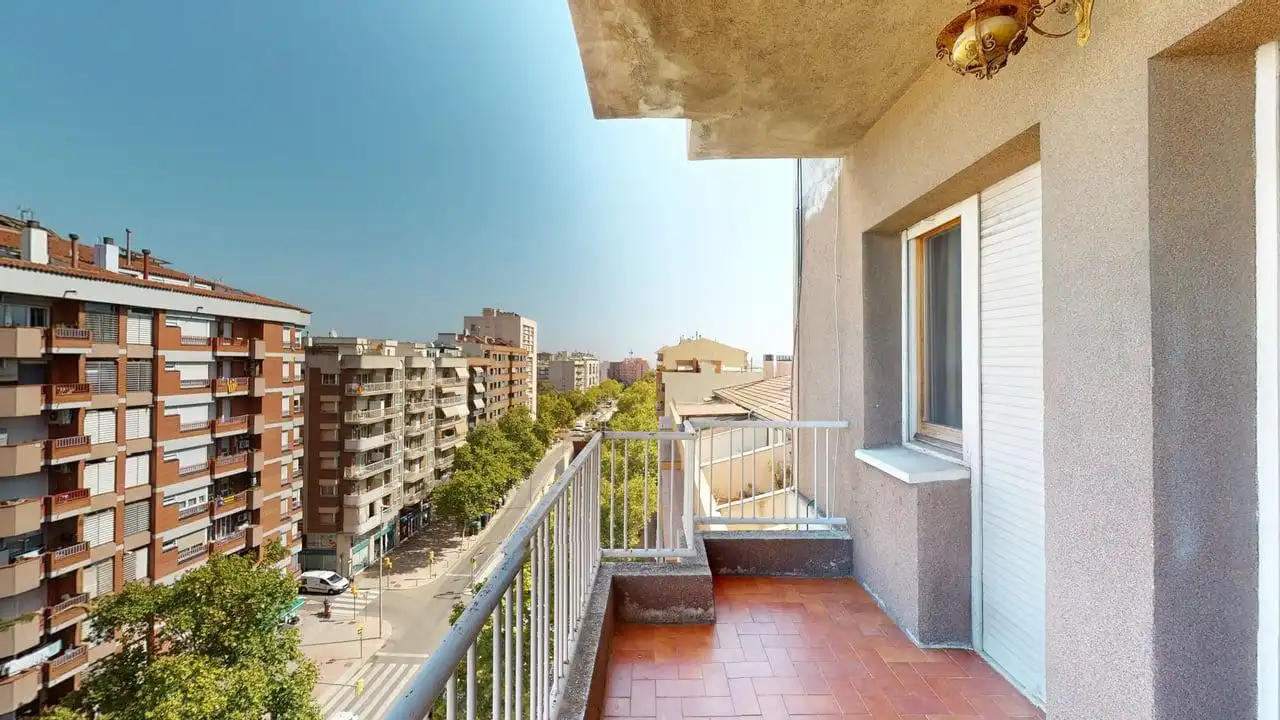 Appartamento con terrazza in vendita a Carrer de Latorre