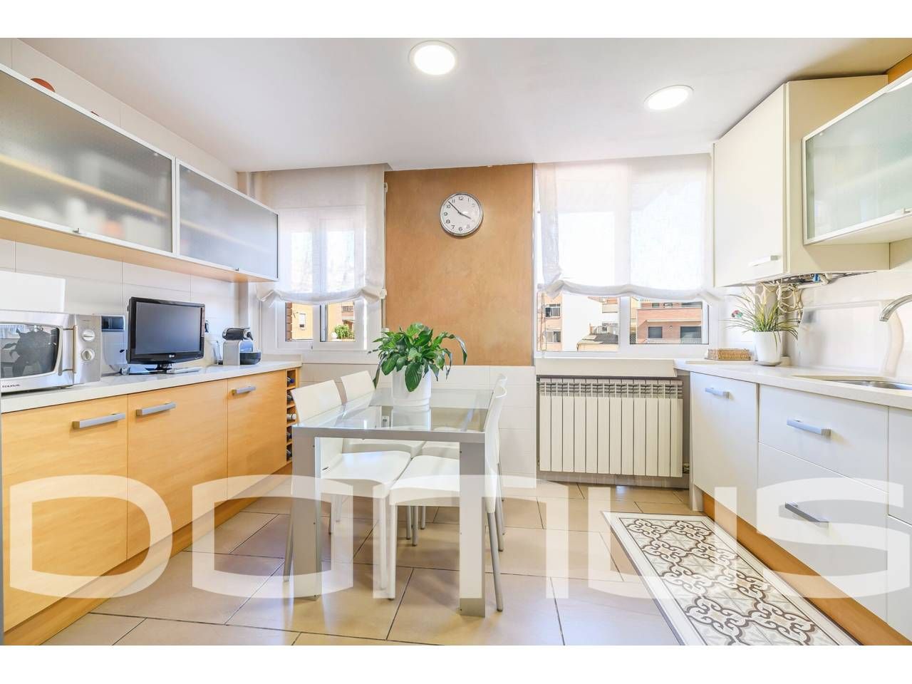 Kitchen of Single-family semi-detached for sale in Sant Boi de Llobregat  with Air Conditioner, Heating and Parquet flooring
