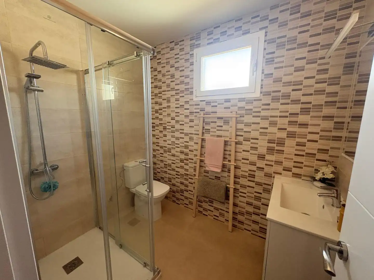 Baño de Casa adosada en venta en Uceda con Calefacción y Amueblado