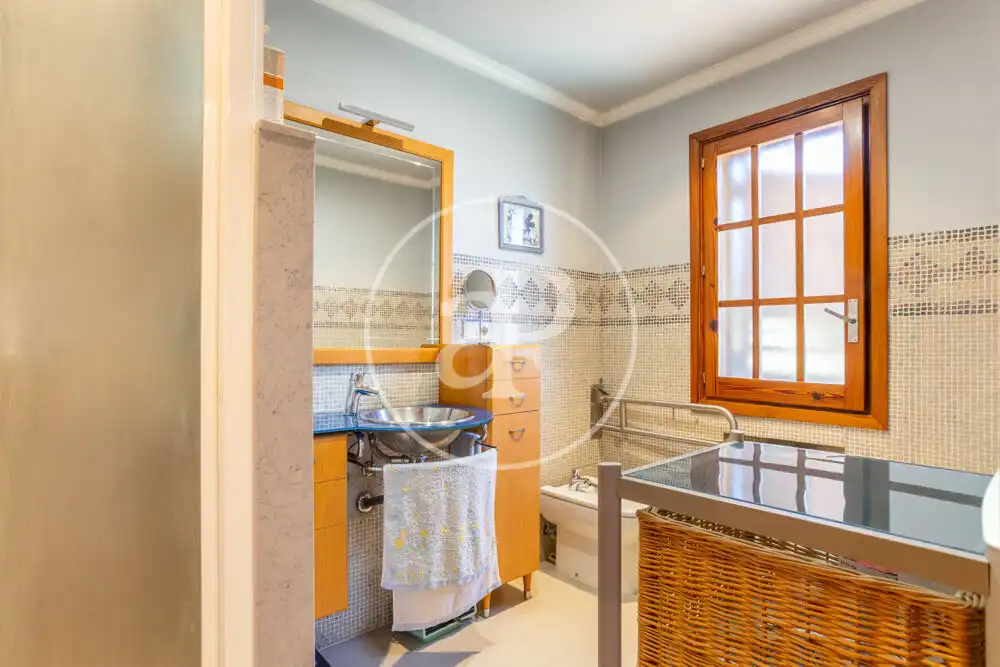Baño de Casa o chalet en venta en Paterna con Aire acondicionado, Calefacción y Jardín privado