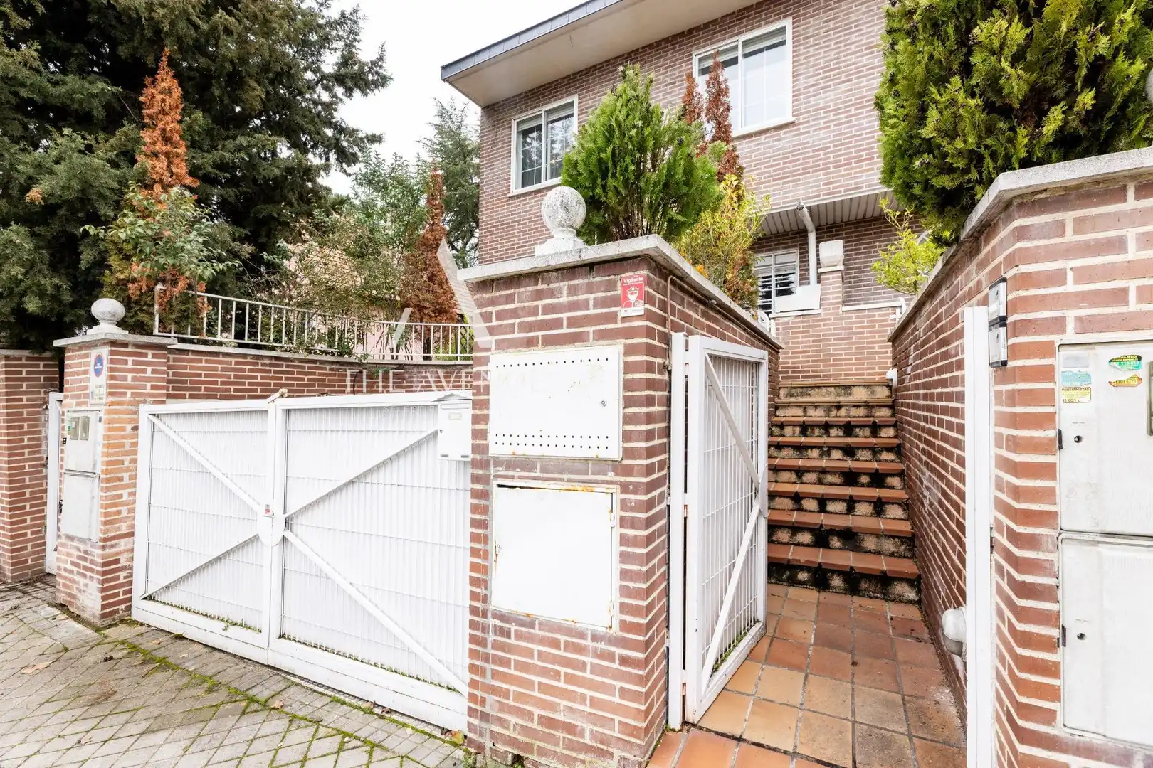Vista exterior de Casa adosada en venta en Pozuelo de Alarcón con Calefacción, Jardín privado y Terraza