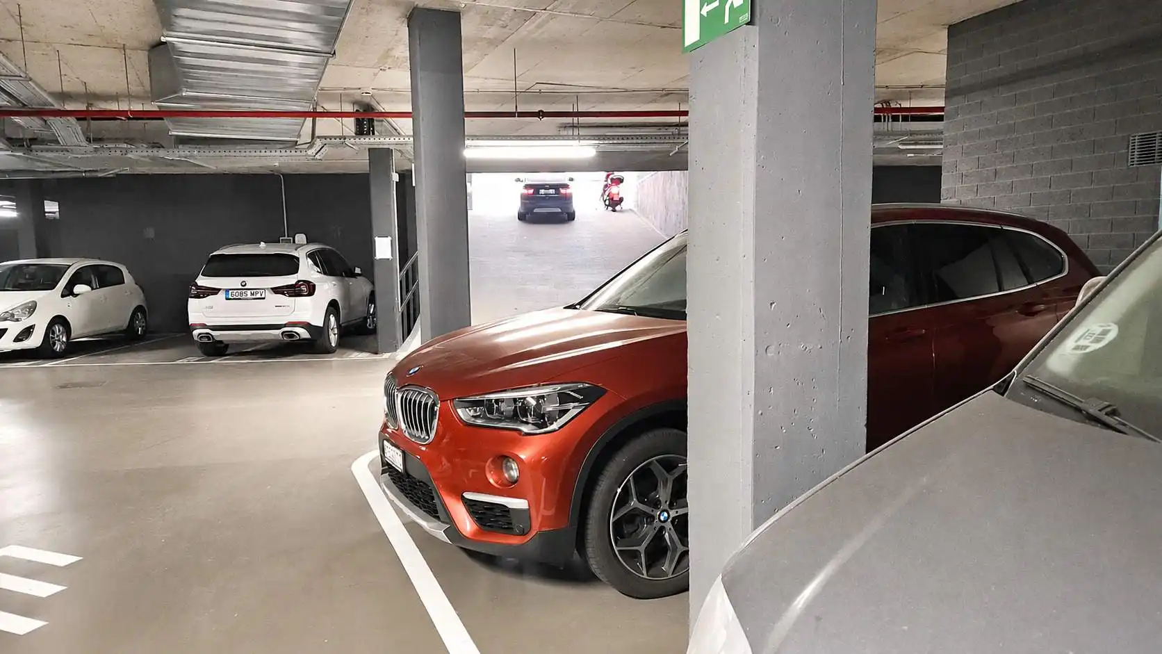 Parkplatz von Wohnung zur Miete in Badalona mit Klimaanlage, Terrasse und Möbliert