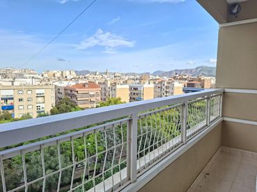 Flat with balcony to rent in Calle Calle de la Olma