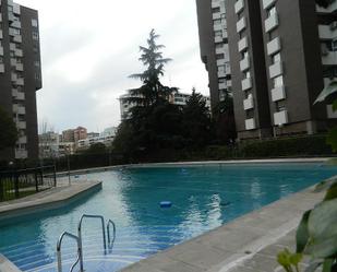 Swimming pool of Flat to rent in  Madrid Capital  with Private garden, Terrace and Community pool