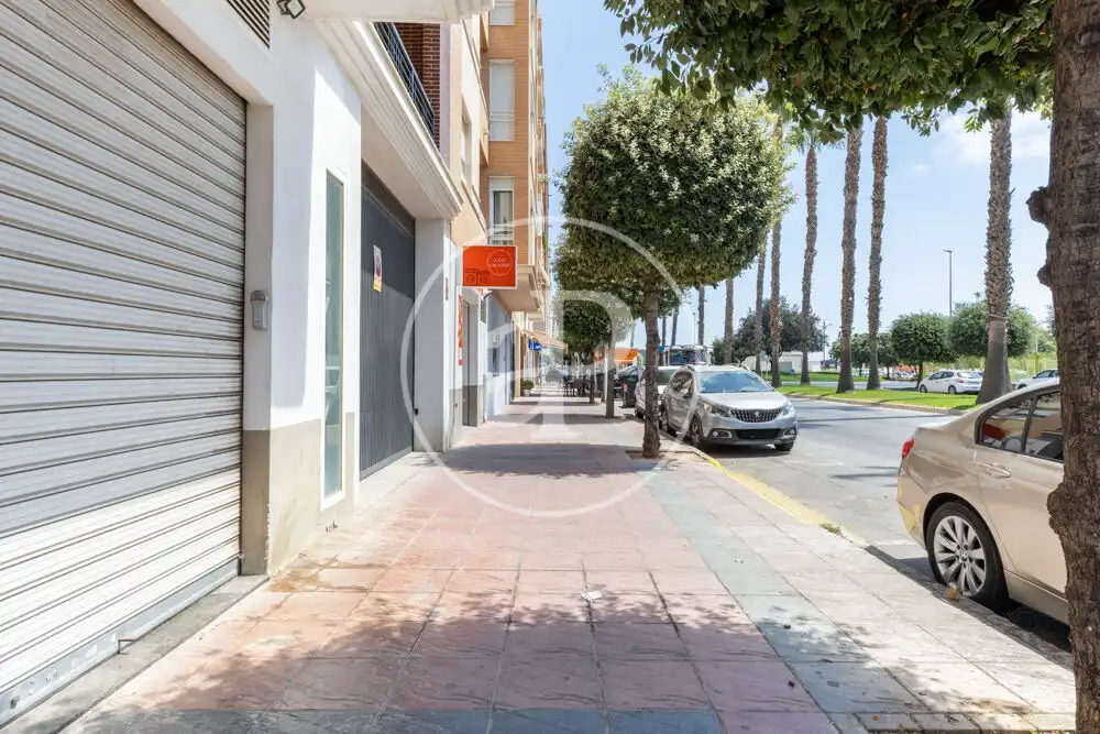 Piso en venta en Avinguda Cardenal Vicent Enrique I Tarancó, Piscinas