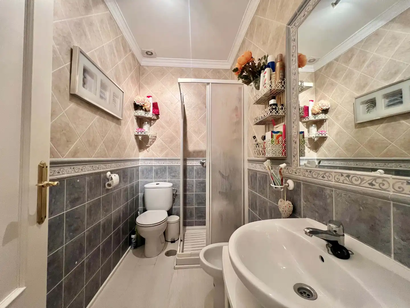Bathroom of Flat for sale in Ronda  with Air Conditioner and Terrace