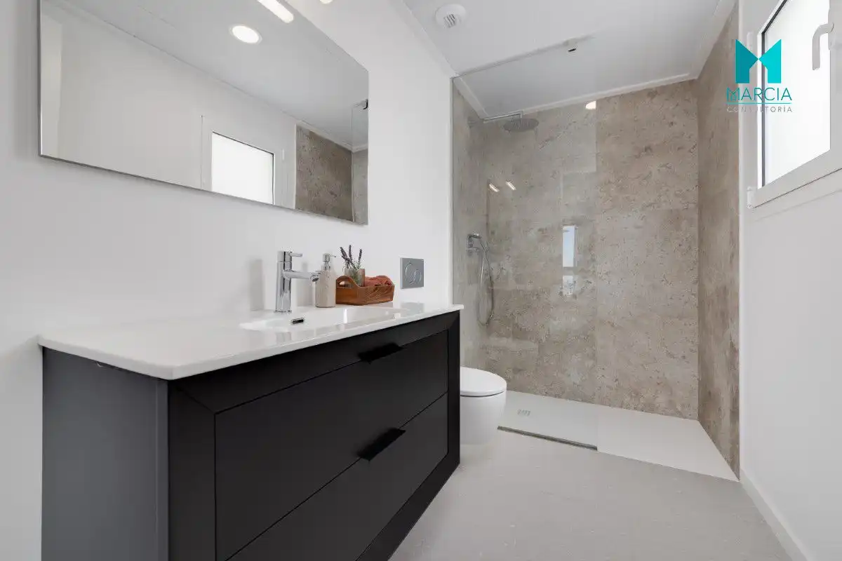 Bathroom of Houses for sale in El Campello  with Private garden, Terrace and Swimming Pool