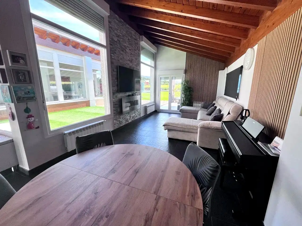 Sala d'estar de Casa o xalet en venda en Erriberagoitia / Ribera Alta amb Calefacció, Jardí privat i Terrassa