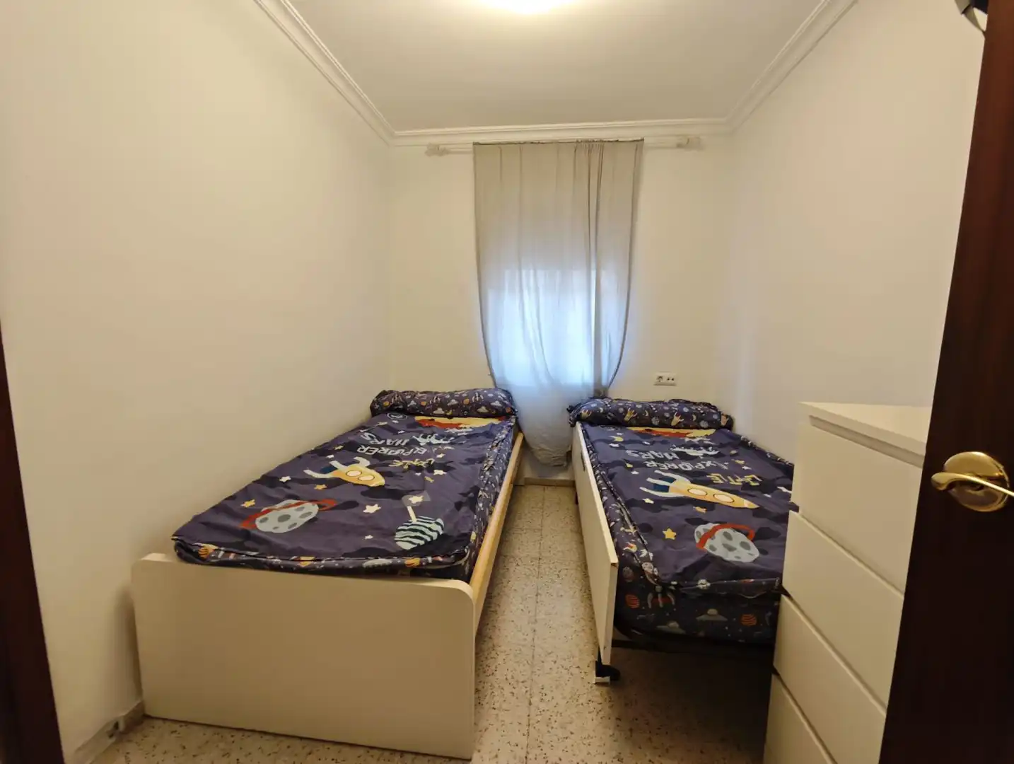Bedroom of Flat for sale in Sevilla  with Air Conditioner and Terrace