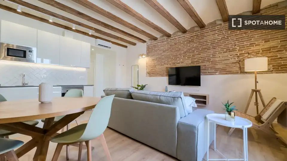 Flat for rent in El Raval
