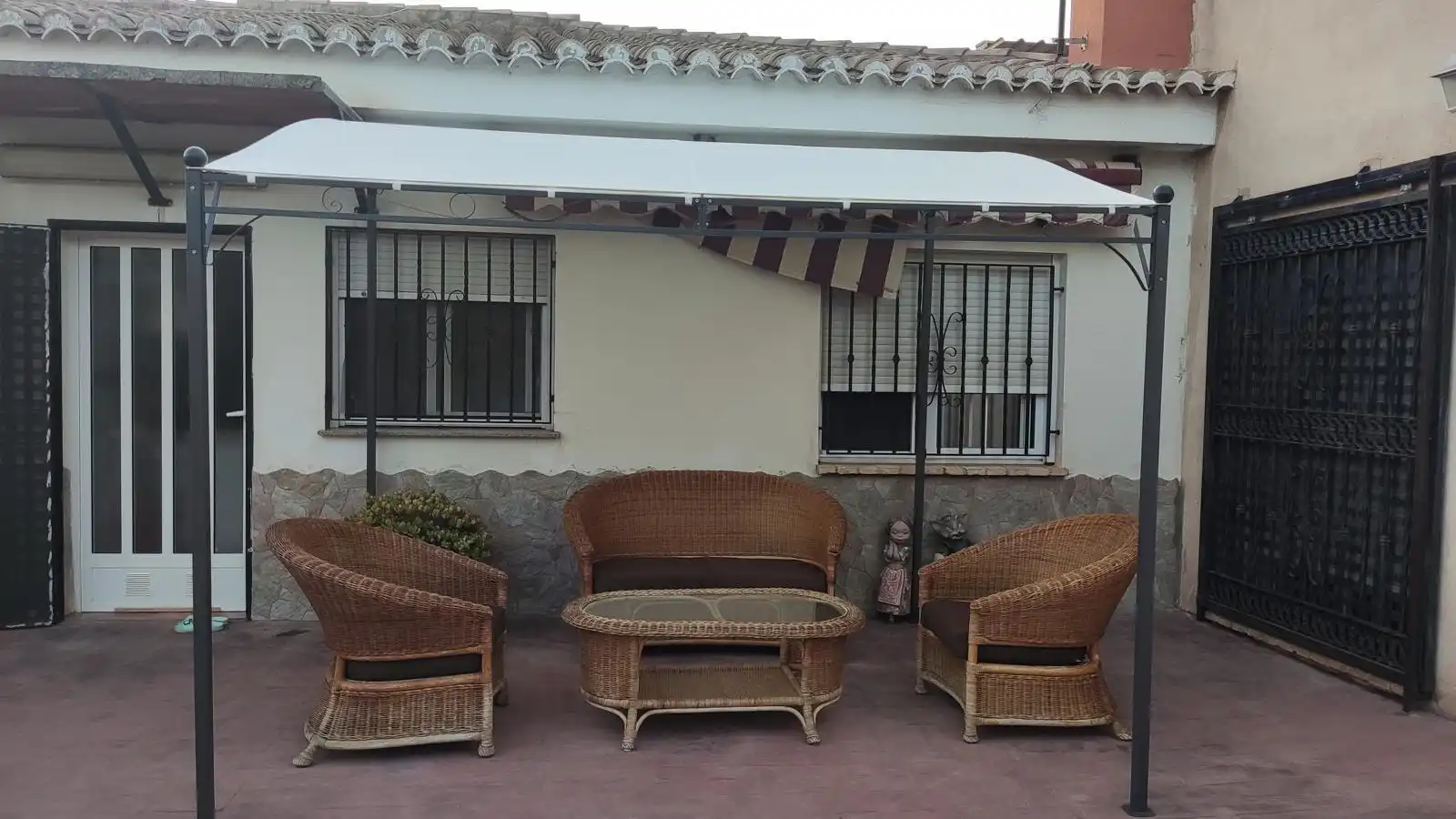 Terrace of Country homes for sale in Benicull de Xúquer  with Air Conditioner, Heating and Private garden